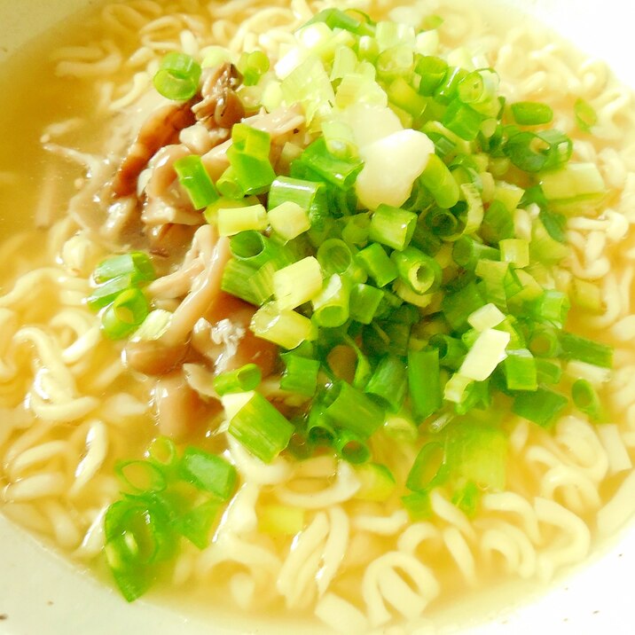 レンジでラーメン♪塩ニンニクねぎラーメン